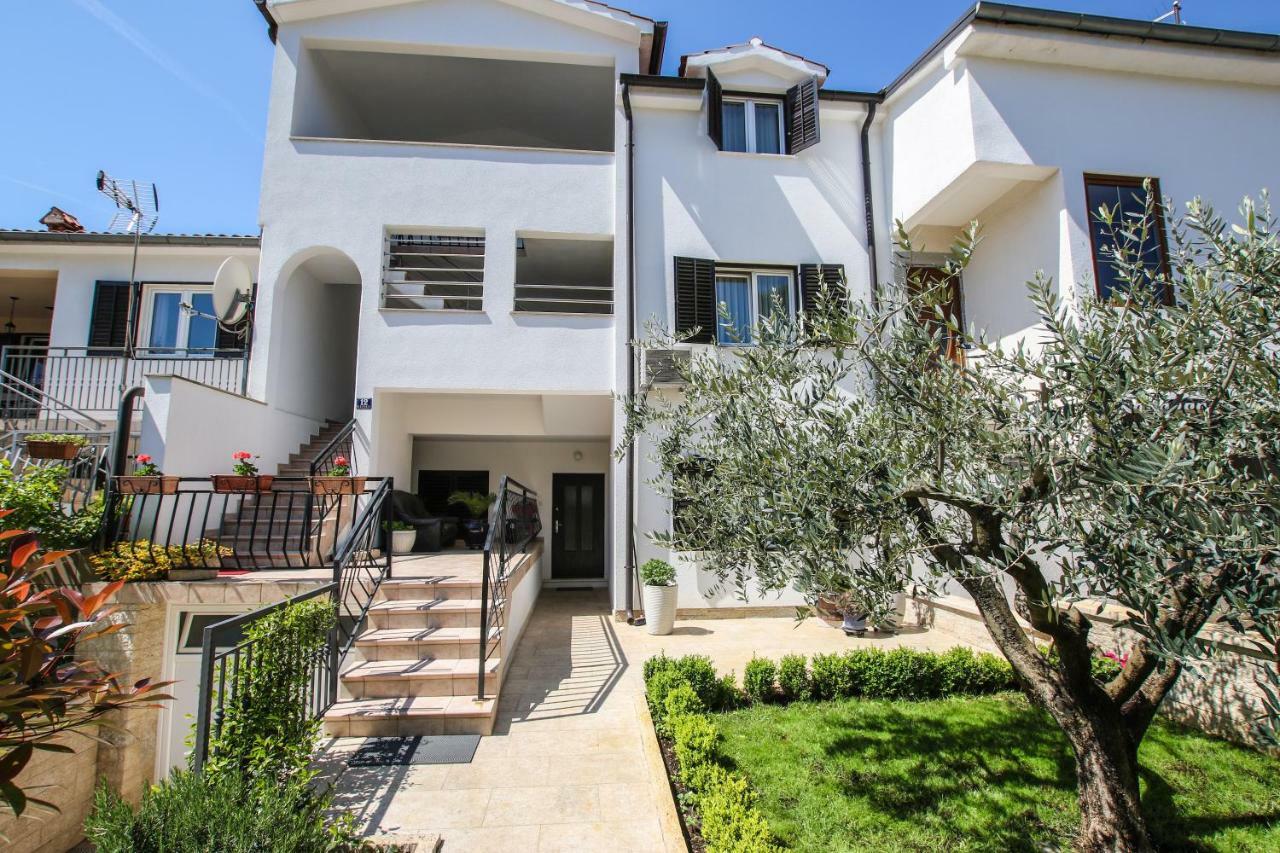 Apartmani Ljubica Пореч Экстерьер фото