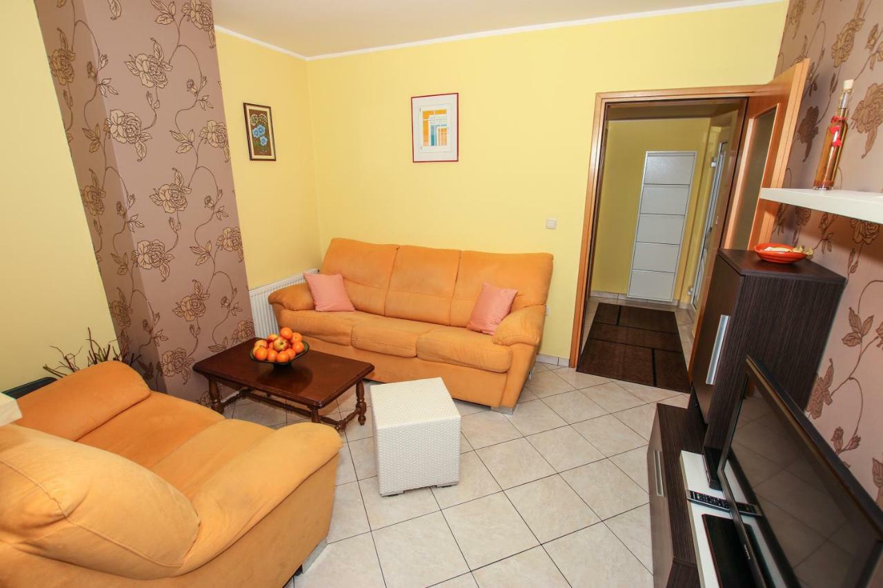 Apartmani Ljubica Пореч Экстерьер фото